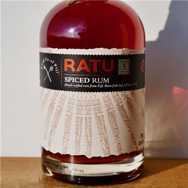 Rum - Ratu 5 Years Spiced Rum / 70cl / 40%