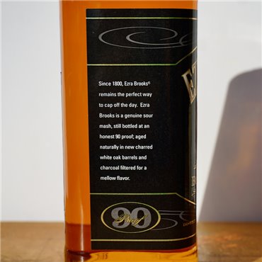Whisk(e)y - Ezra Brooks Black Label 4 Years / 75cl / 45%