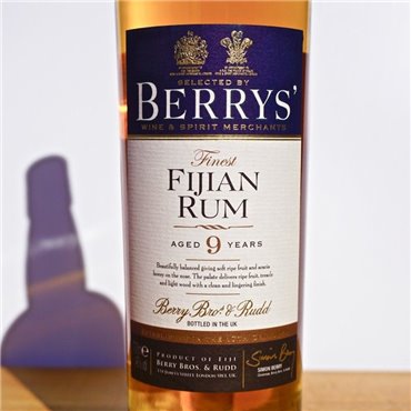 Rum - Berry's Own Finest Fijian Rum 2001 / 70cl / 46% Rum 89,00 CHF