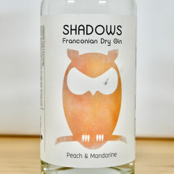 Gin - Shadows Franconian Dry Gin Peach & Mandarine / 50cl / 40%