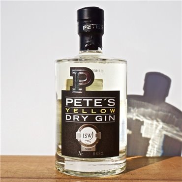 Gin - Pete's Yellow Dry Gin / 50cl / 47% Gin 39,00 CHF