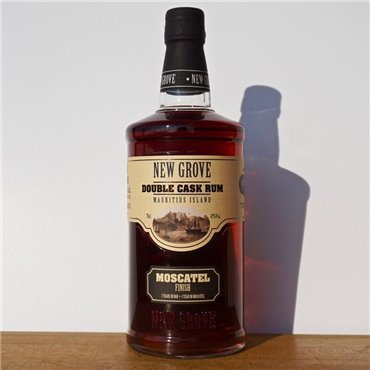 Rum - New Grove Double Cask Moscatel Finish / 70cl / 47% Rum 71,00 CHF