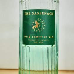 The Sassenach Wild Scottish Gin by Sam Heughan / 70cl / 42%