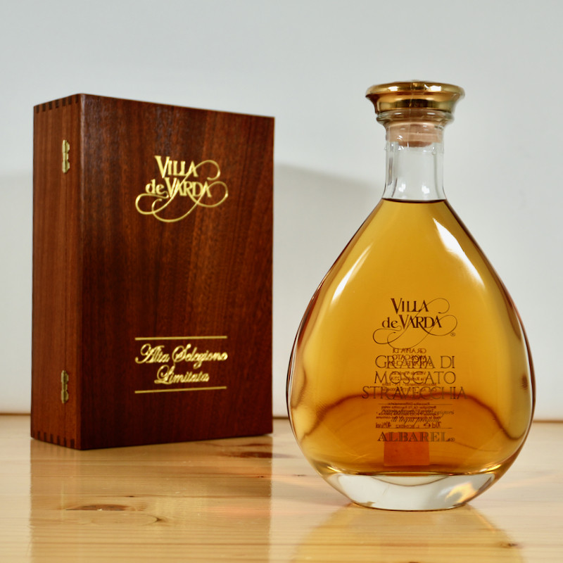 Grappa - Villa De Varda Stravecchia Moscato Albarel / 70cl / 40%