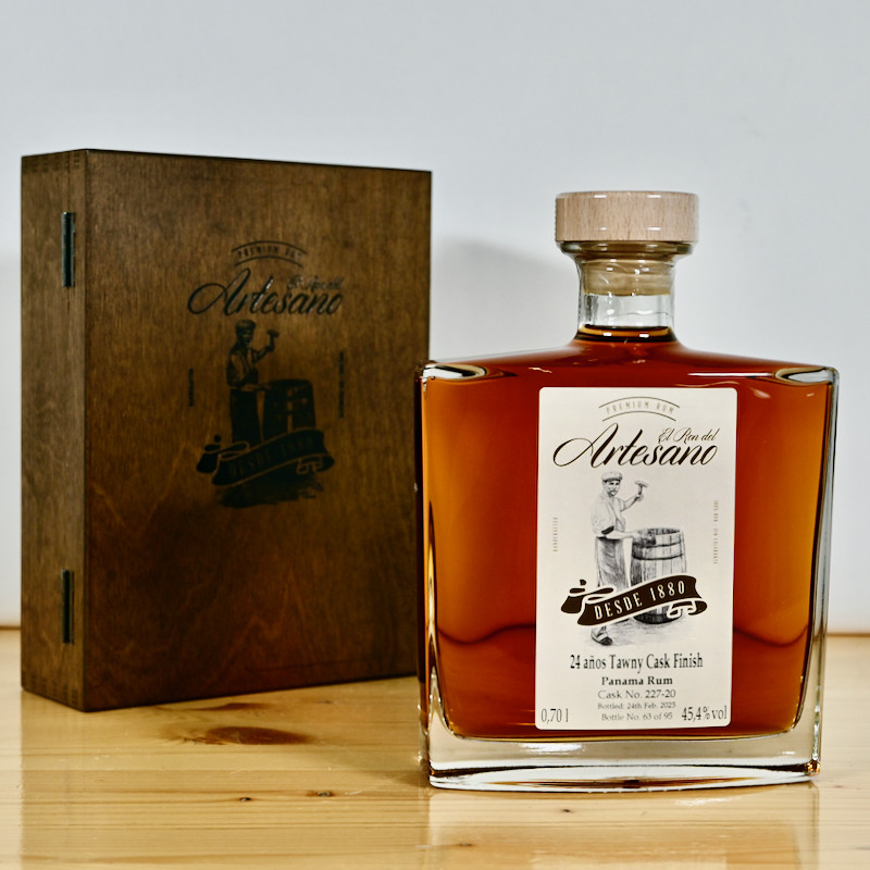 Rum - Artesano Panama Tawny Port Cask Finish 24 Years / 70cl / 45.4%