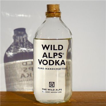 Vodka - The Wild Alps Classic Vodka / 50cl / 40% Vodka 39,00 CHF