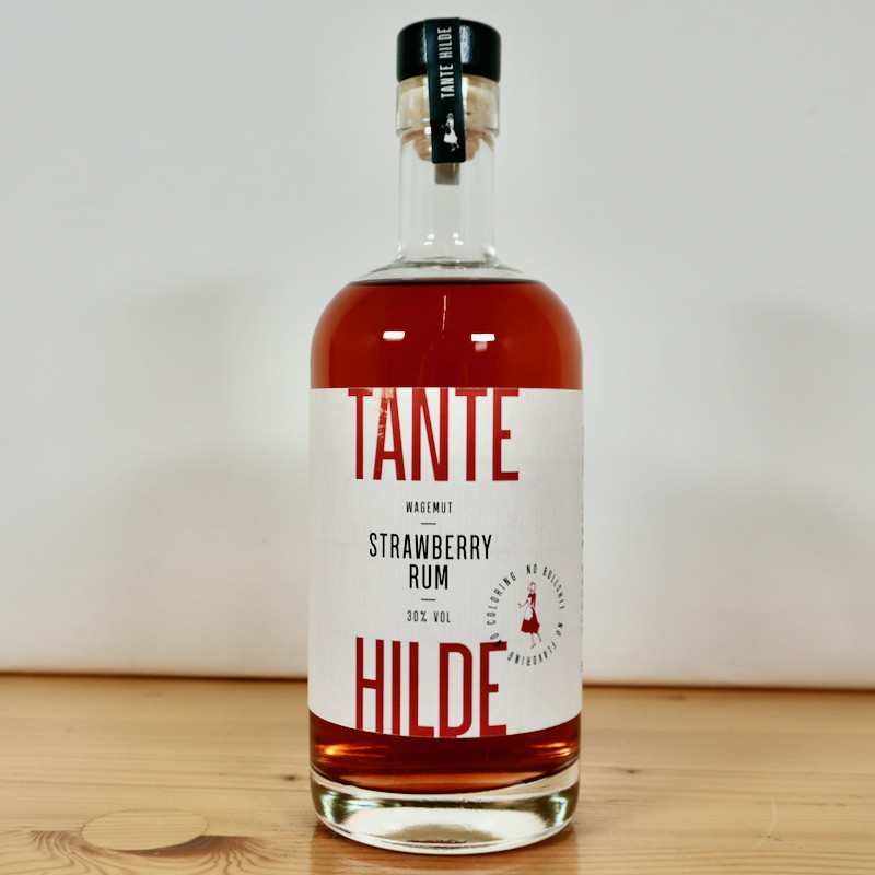 Wagemut Tante Hilde Strawberry, Rum based Liqueur, 50 cl, 30 % vol.