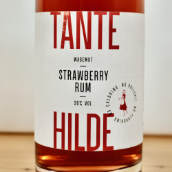 Wagemut Tante Hilde Strawberry, Rum based Liqueur, 50 cl, 30 % vol.