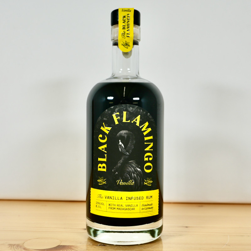 Wagemut Black Flamingo Vanilla, Rum based Liqueur, 50 cl, 25 % vol.