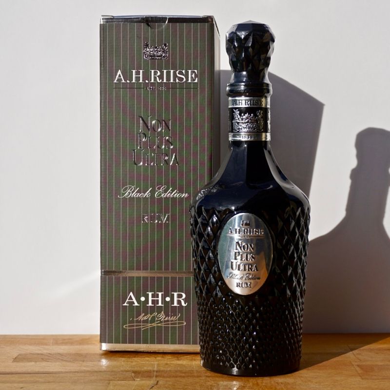 Rum - A.H. Riise Non Plus Ultra Black Edition / 70cl / 42% Rum 169,00 CHF