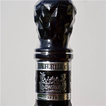 Rum - A.H. Riise Non Plus Ultra Black Edition / 70cl / 42% Rum 169,00 CHF