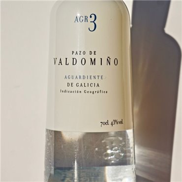 Liqueur - Valdomino Licor de Orujo / 70cl / 43% Liqueur 47,00 CHF