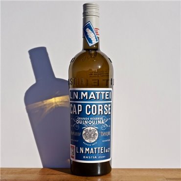 Liqueur - L.N. Mattei Cap Corse Quinquina Blue / 75cl / 17% Liqueur 37,00 CHF