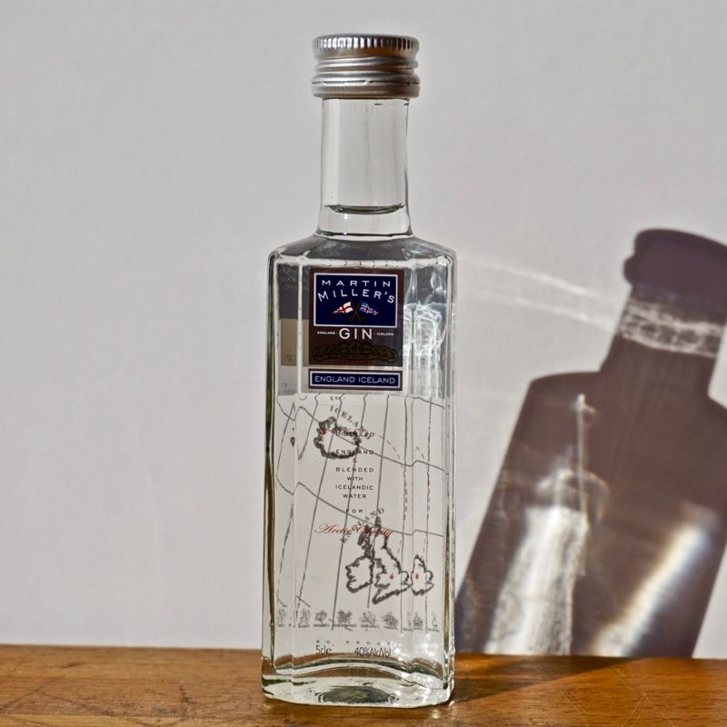 Gin - Martin Millers Dry Mini / 5cl / 40% Miniaturen 8,00 CHF Gin - Martin Millers Dry Mini / 5cl / 40% Miniaturen 8,00 CHF