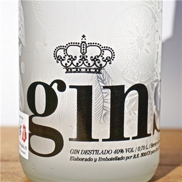 Gin - Ginself / 70cl / 40% Gin 53,00 CHF