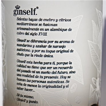 Gin - Ginself / 70cl / 40% Gin 53,00 CHF